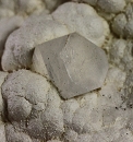 片水硅钙石8176