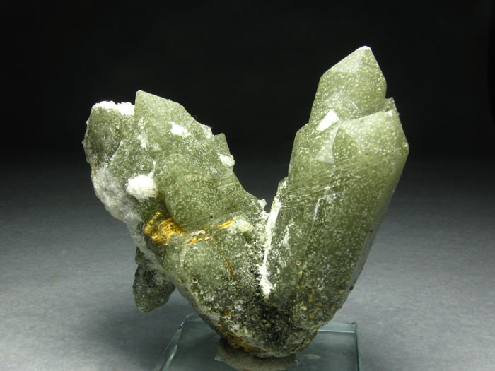 中国内蒙的绿水晶绿石英包裹白色点状矿物标本晶体宝石原石原矿,水晶