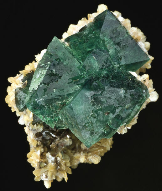 Fluorite with stilbite from the Emerald Pocket, 6.7 cm cm high. J. and G. Spann specimen. J. Scovil photo.
