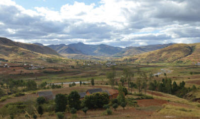 Sahatany Valley in central Madagascar is one of the most famous and productive pegmatite fields. J. Gajowniczek photo.