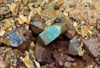 Amazonite with quartz in situ. Ch. Borland photo.