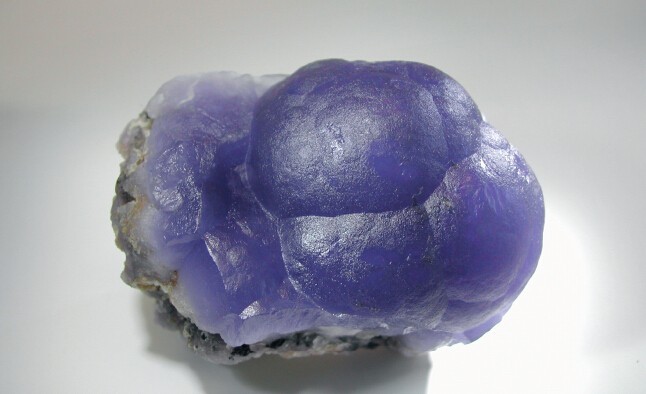 圆形紫色萤石标本的—产地河南桐柏县固县镇