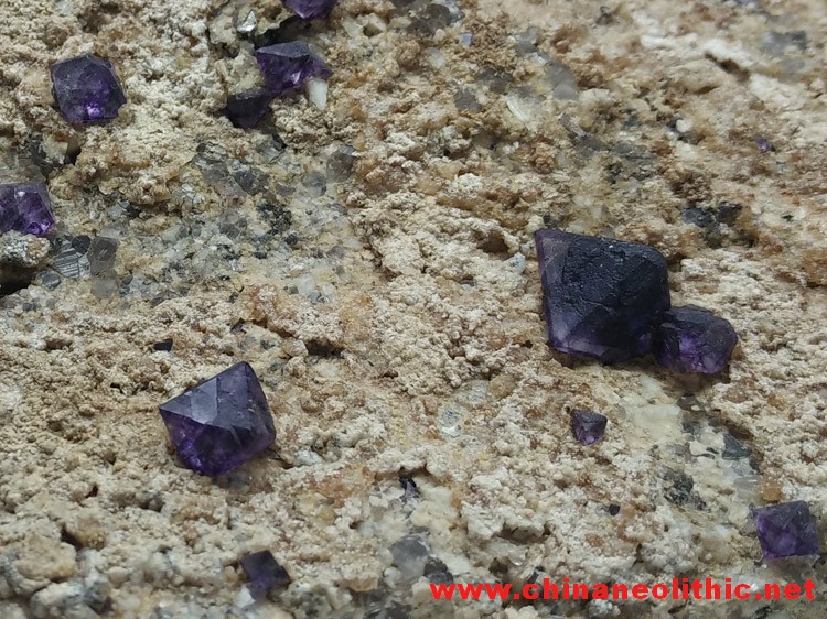 福建云宵八面体紫色萤石矿物晶体标本宝石原石原矿观赏奇石,萤石