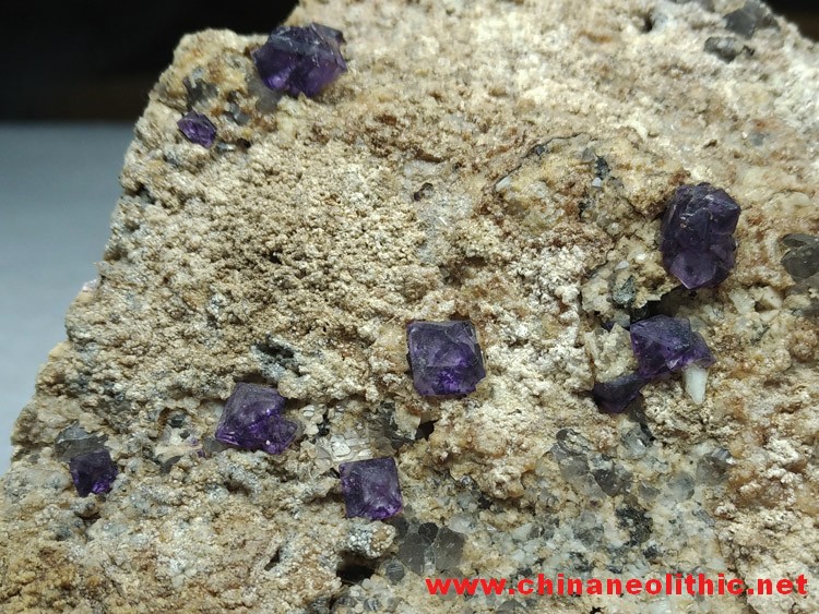 福建云宵八面体紫色萤石矿物晶体标本宝石原石原矿观赏奇石,萤石