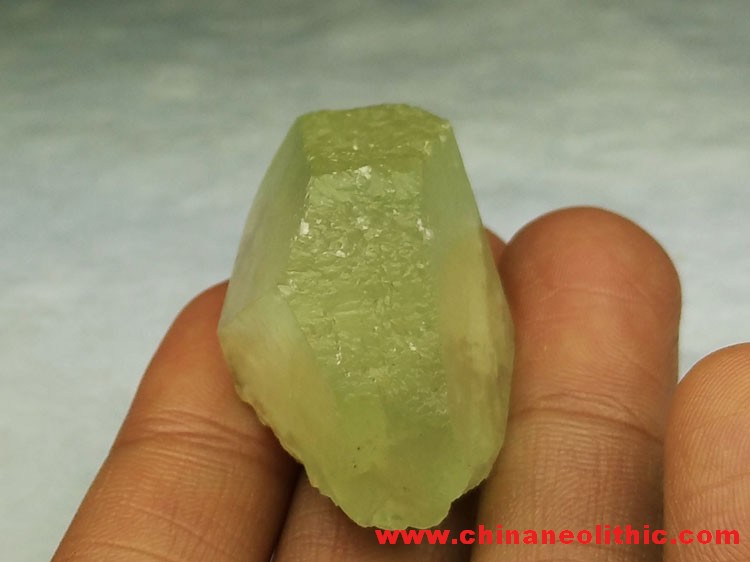 The rare green calcite crystal specimens gem stone ore material ornamental stone,Calcite