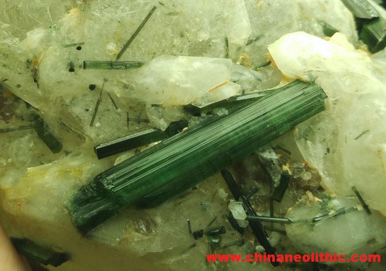 Transparent green tourmaline and white Quartz on the symbiosis mineral crystal specimens,Tourmaline,Quartz