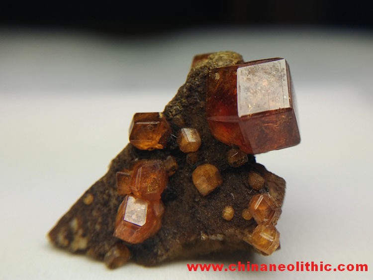 Fanta crystal diamond stone high manganese aluminum garnet and feldspar mineral crystal specimens ge,Garnet,Feldspar