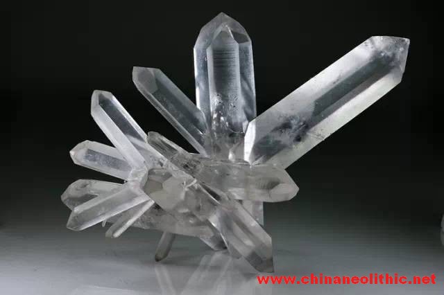 水晶(石英Quartz)的生长模式,水晶