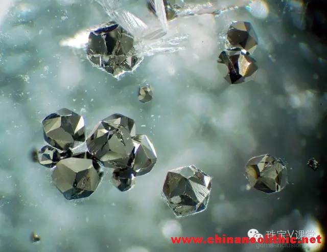 那些被水晶包养的矿物妹子！水晶包裹体包体异像晶中晶