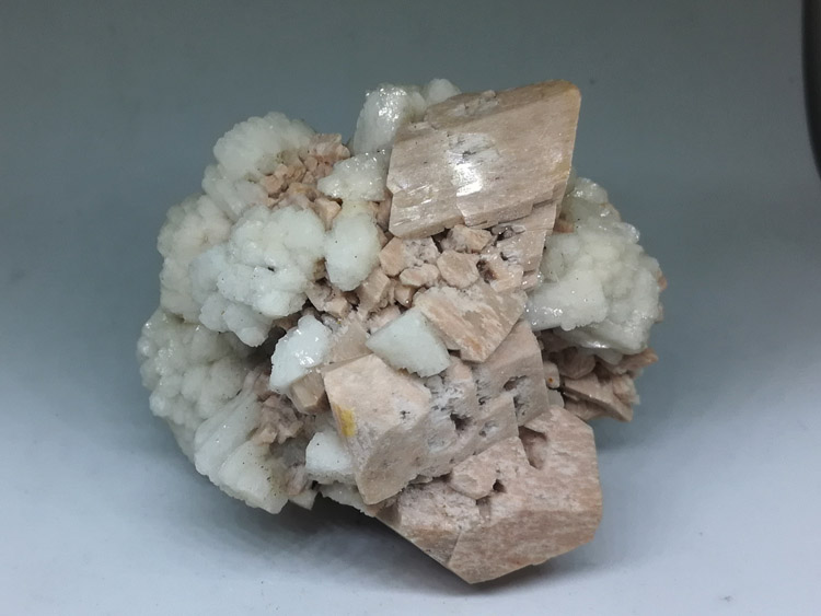 Pink and white flower shaped feldspar albite ore mineral stone specimens,Feldspar