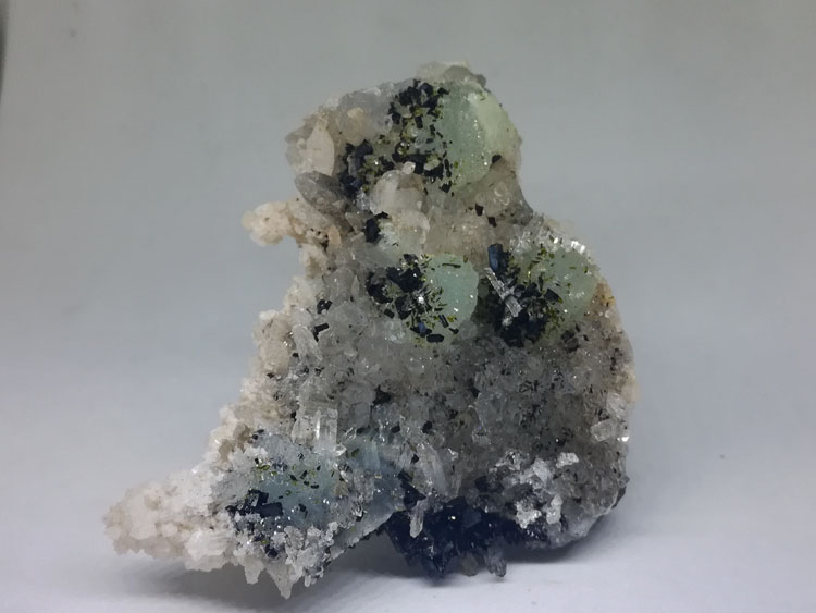 Super shine Babingtonite Epidote and grape stone, crystal mineral crystal gem stone ore samples,Babingtonite,Prehnite,Epidote
