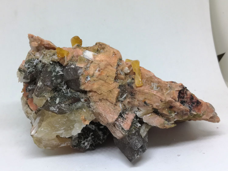Laumonite,Stilbite, calcite, zeolite, pyrite crystal stone ore samples,Laumontite,Calcite,Stilbite,Feldspar