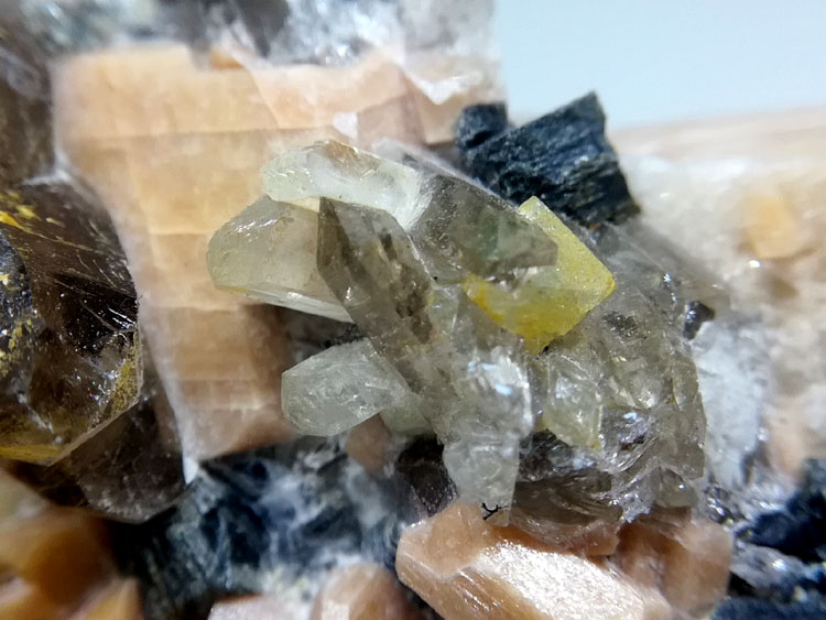 福建托帕石黄玉、萤石、钾长石共生矿物晶体标本宝石原石原矿,黄玉,水晶,萤石,长石,水晶
