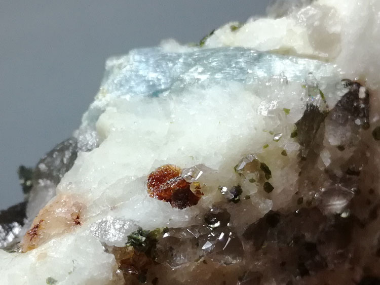 福建海蓝宝石和石榴石茶色水晶烟晶共生矿物标本晶体宝石原石原矿,海蓝宝石,石榴石,水晶