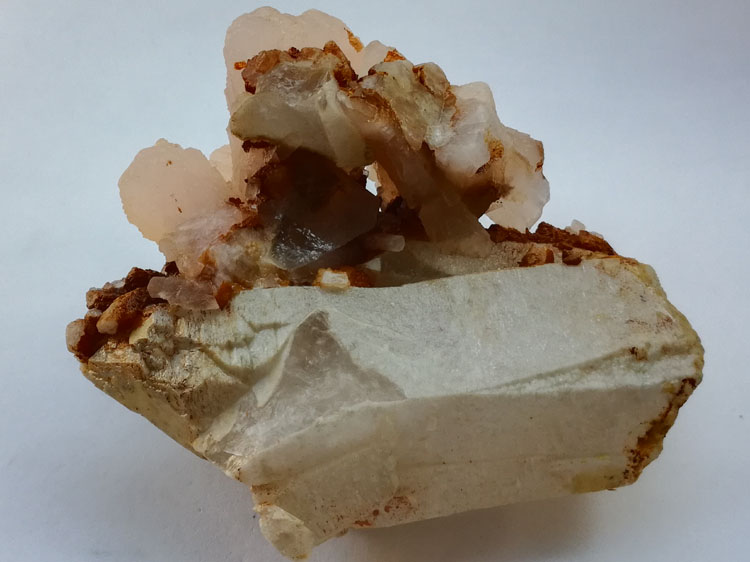 Pink calcite and quartz mineral crystal gem stone ore specimen ornamental stone pictographic stone,Calcite,Quartz