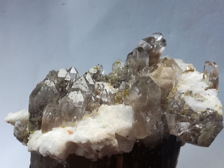 石榴石包裹体茶色水晶烟晶和云母共生矿物标本晶体宝石原石原矿,水晶,云母,石榴石