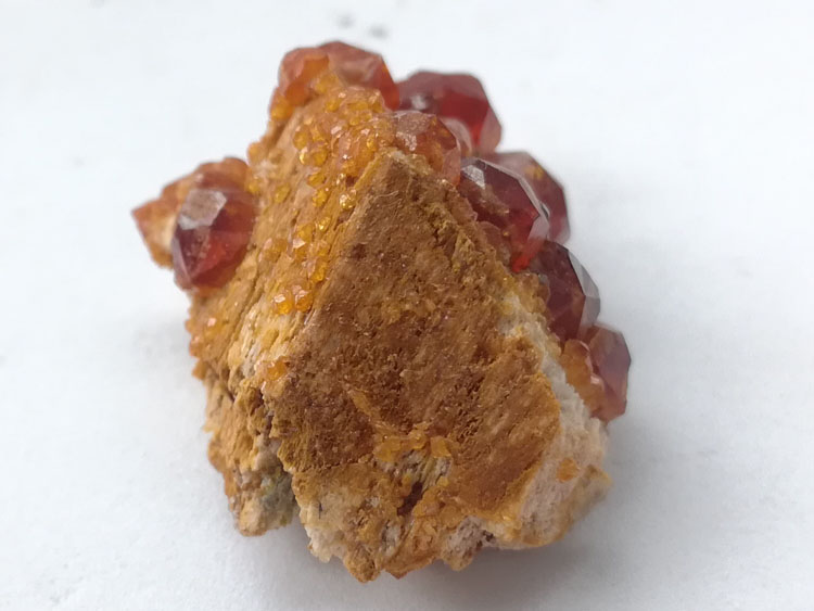 Fanta stone garnet Spessartite and feldspar paragenetic mineral specimens Crystal Gemstone raw ore,Garnet,Feldspar