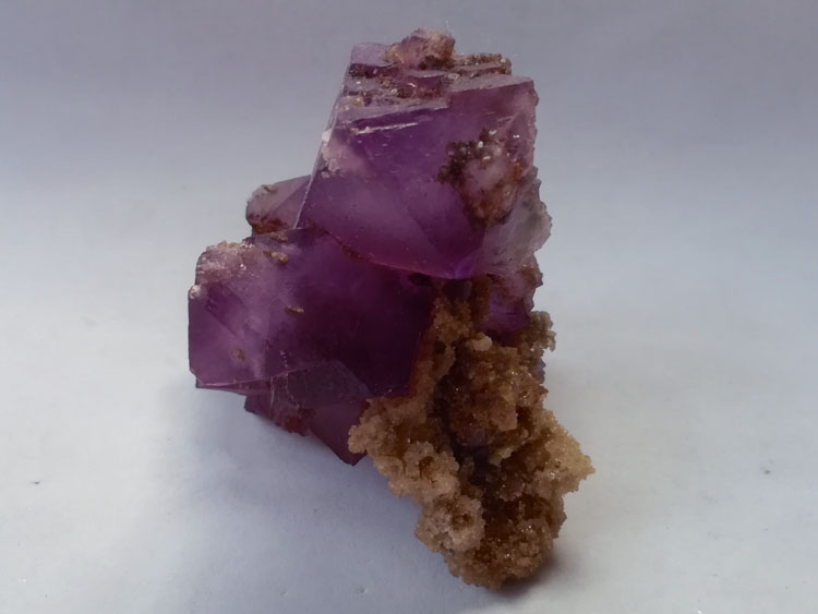 内蒙产炫紫红色八面体萤石矿物标本晶体宝石原石原矿石,萤石
