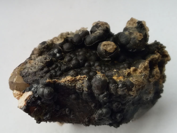 球状黑色未知矿物与水晶共生矿物标本晶体宝石原石原矿石奇石观赏,水晶
