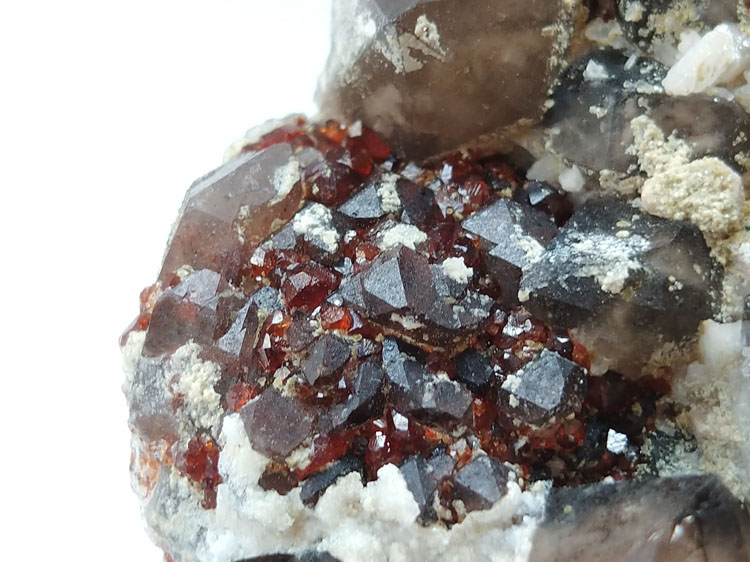石榴石和茶色水晶茶晶烟晶长石共生矿物标本晶体晶簇宝石原石原矿,石榴石,水晶,长石