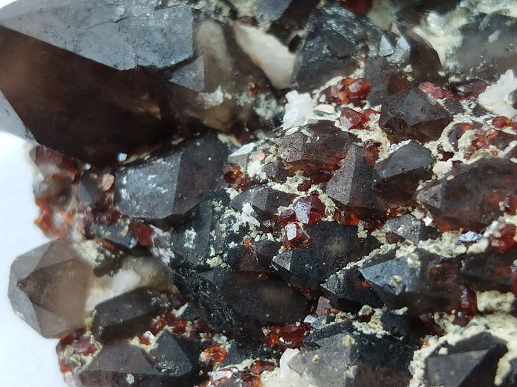 石榴石和茶色水晶茶晶烟晶长石共生矿物标本晶体晶簇宝石原石原矿,石榴石,水晶,长石