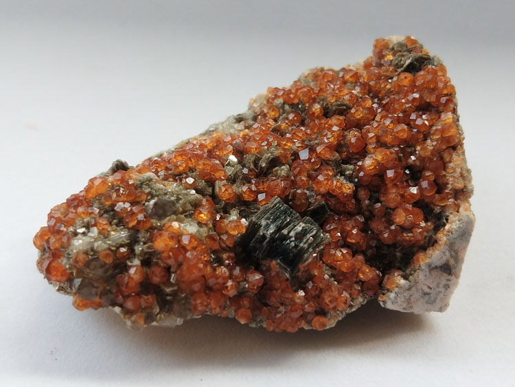 Manganese-aluminum Garnet Spessartine,Smoky Quartz,Mica Mineral Specimens Mineral Crystals,Garnet,Quartz,Mica