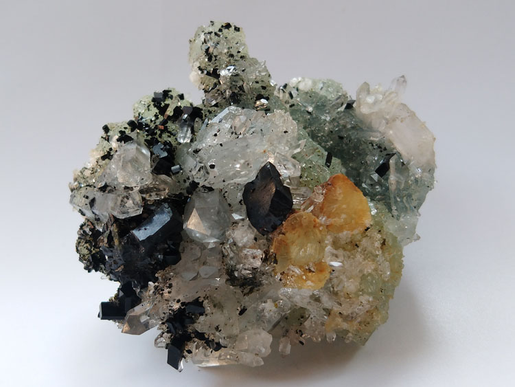 光泽好硅铁灰石葡萄石水晶方解石共生矿物晶体标本宝石原石原矿石,硅铁灰石,葡萄石,方解,水晶