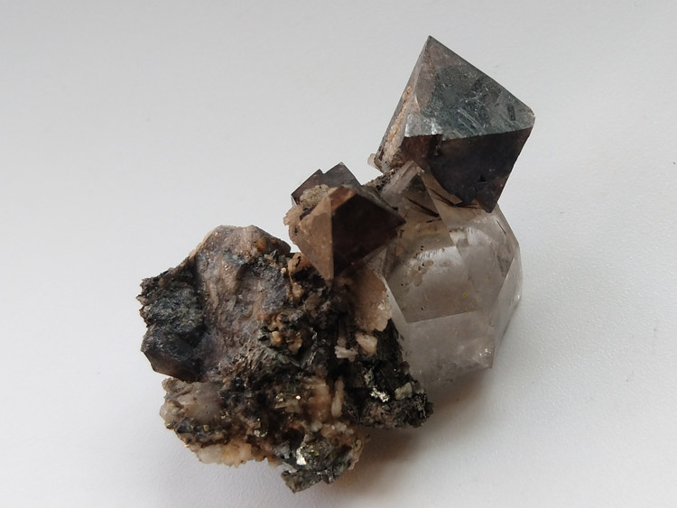 瑶岗仙八面体白钨矿水晶矿物标本晶体晶簇晶洞宝石原石原矿石,白钨,水晶