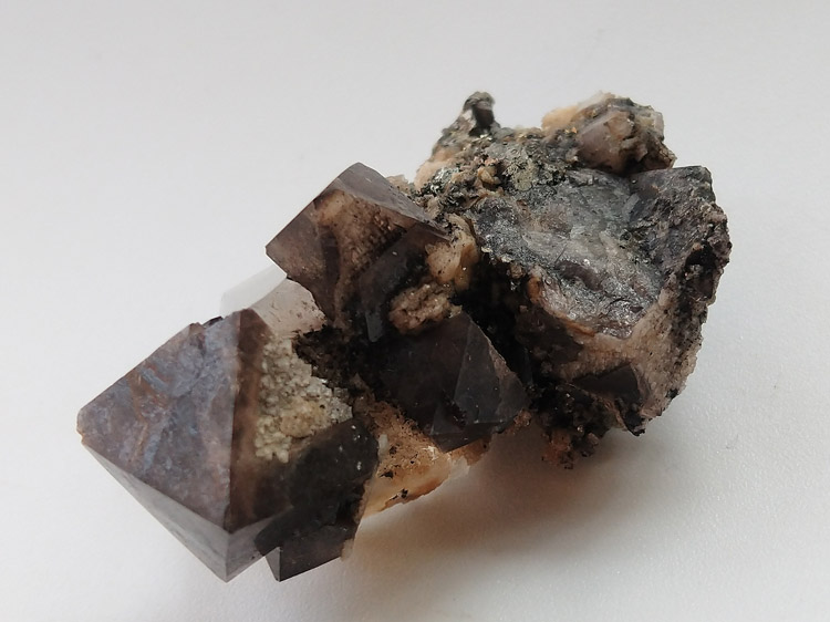 瑶岗仙八面体白钨矿水晶矿物标本晶体晶簇晶洞宝石原石原矿石,白钨,水晶
