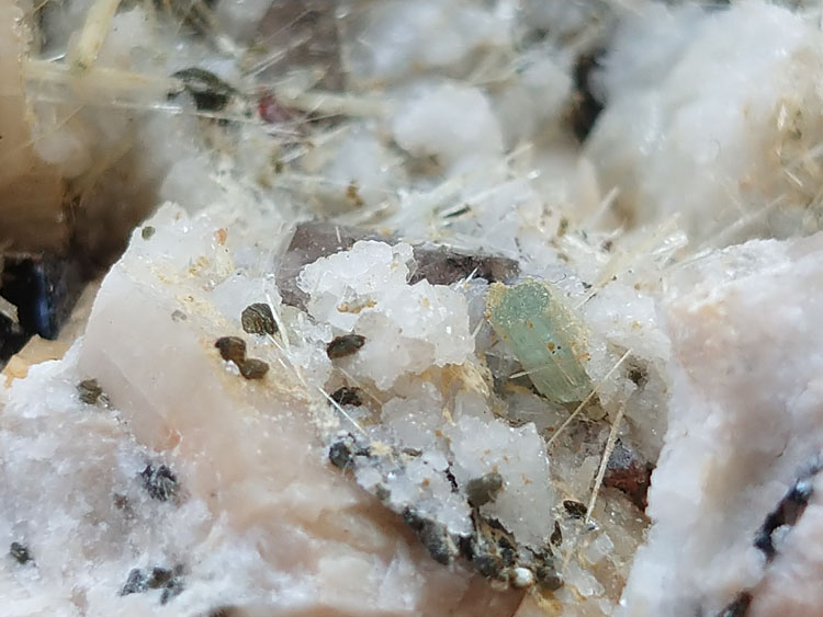 海蓝宝石榴石辉沸石斜发沸石长石矿物标本晶体晶簇宝石原石原矿石,海蓝宝石,辉沸石,斜发沸石,长石