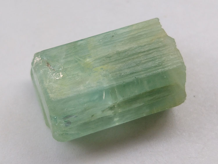 新疆海蓝宝石绿柱石矿物标本晶体晶簇天然宝石原石原矿石原料摆件,海蓝宝石