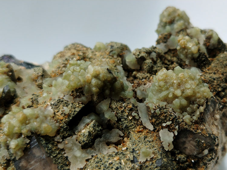 Green Calcite,Quartz,Stilbite Mineral Specimens Mineral Crystals Gem Materials,Calcite,Quartz,Stilbite