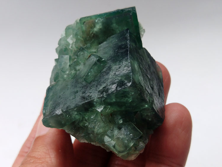 Strong fluorescence Fluorite Dark green Mineral Specimens Mineral Crystals Gem Materials,Fluorite