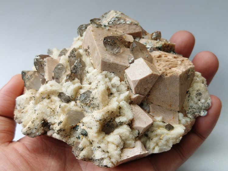 Microcline Albite  Feldspar Smoky Quartz Mineral Specimens Mineral Crystals Gem Materials,Feldspar,Quartz